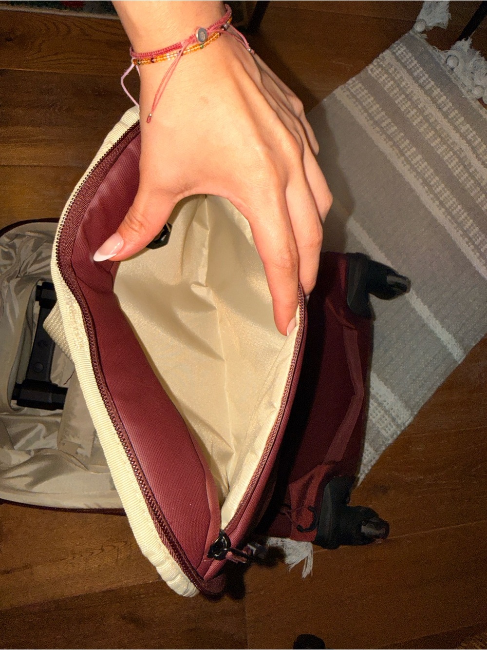 Eagle Creek Burgundy Travel carry on - Picture 8 of 8